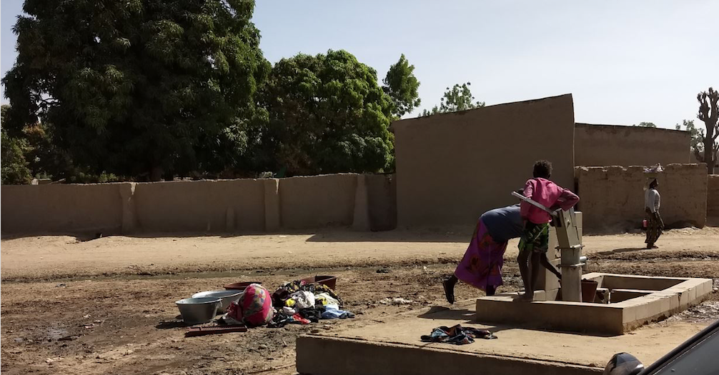 Femme au puits Segou